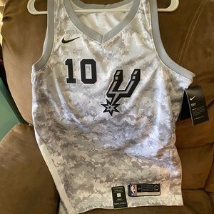 Spurs jersey